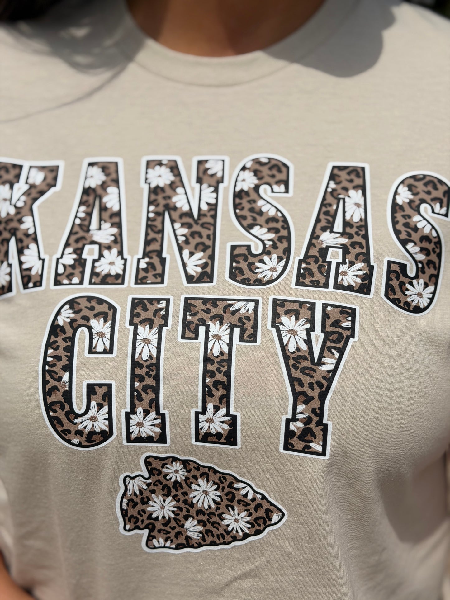 Daisy Leopard Kansas City Tee