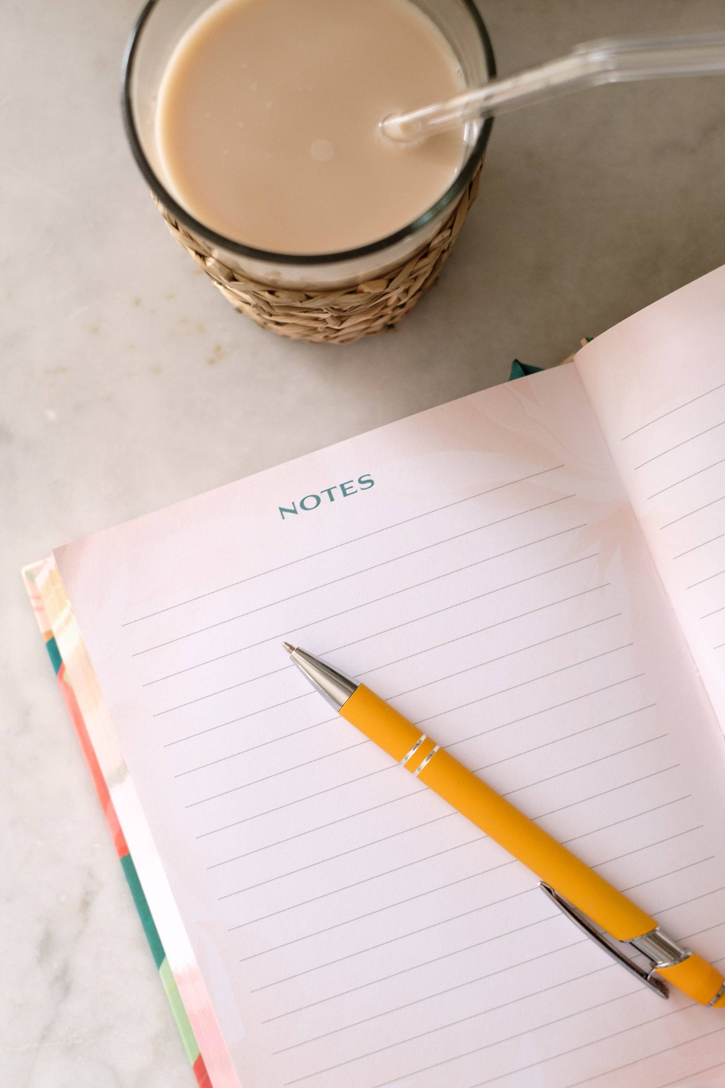 A Year of God's Goodness: A Prayer & Praise Tracker for Women