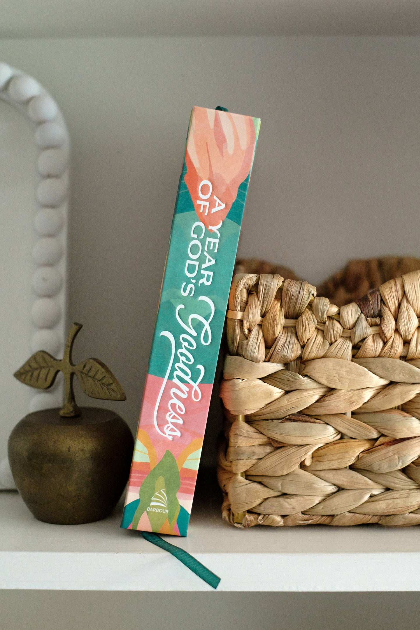 A Year of God's Goodness: A Prayer & Praise Tracker for Women